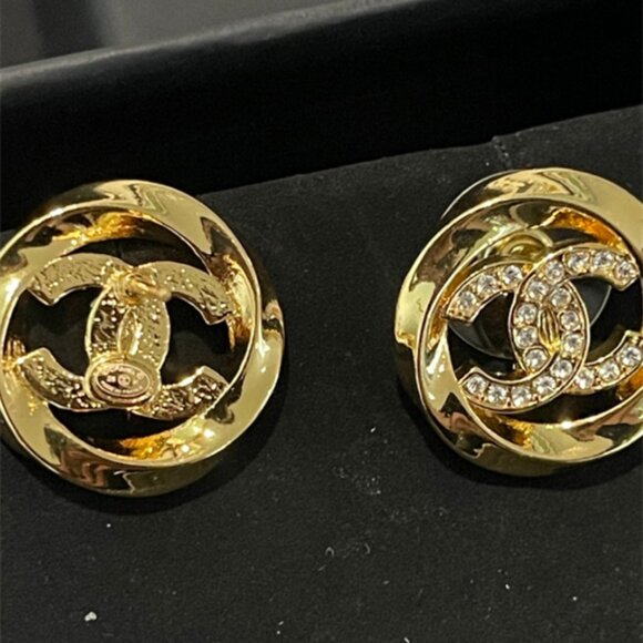 Chanel Earrings - Picture 4 of 5